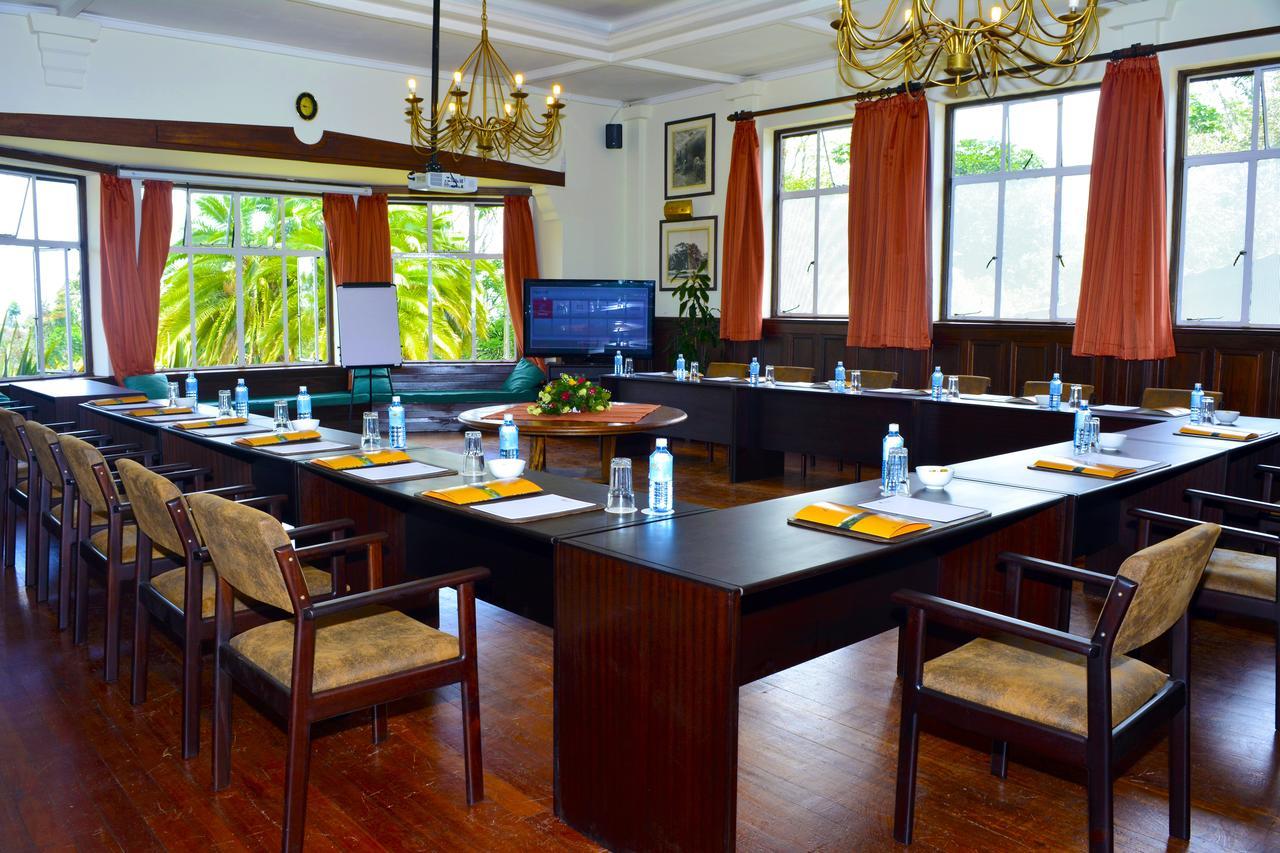 Outspan Hotel Nyeri Esterno foto